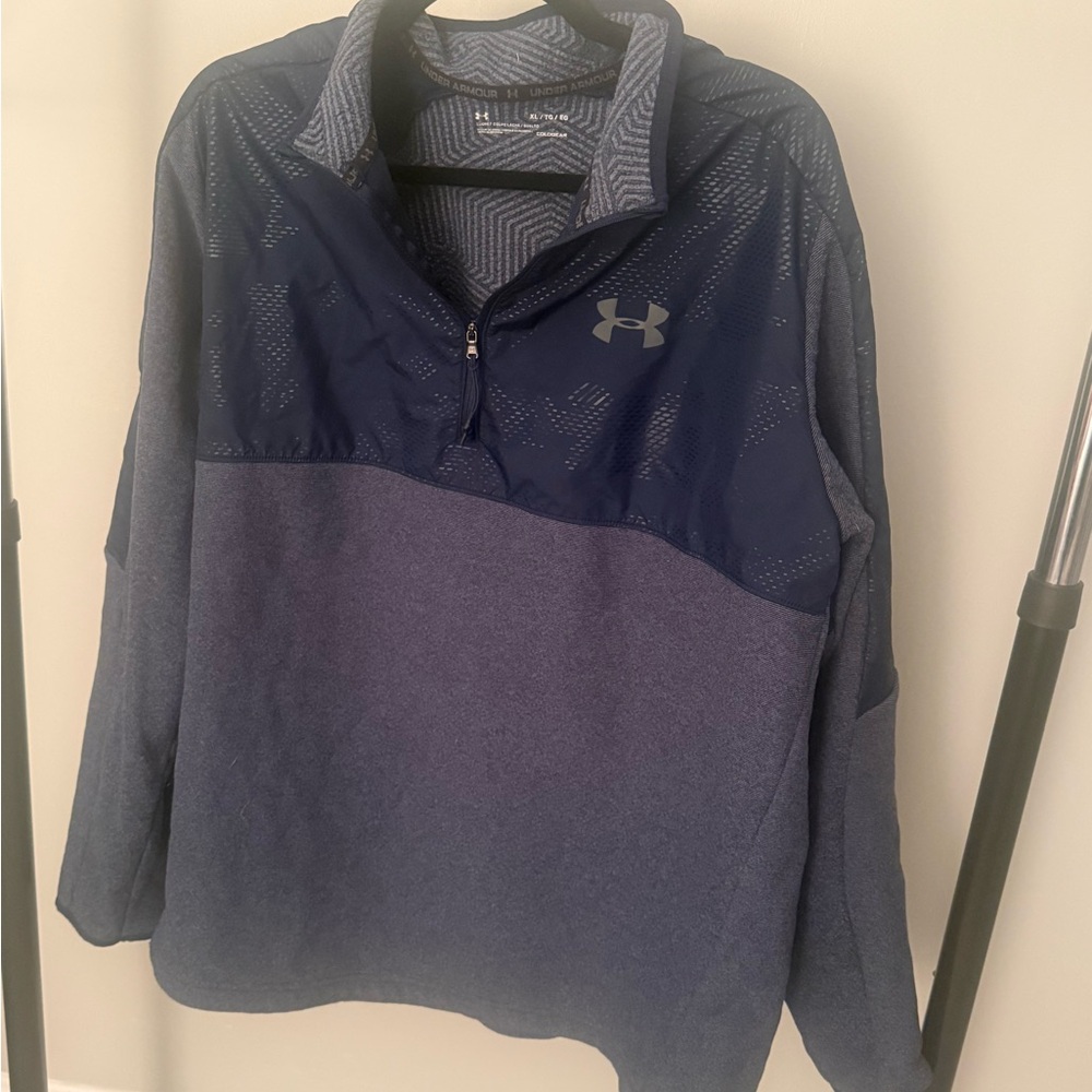 Under Armour Navy 1/4 zip Men's size X-Large light pullover